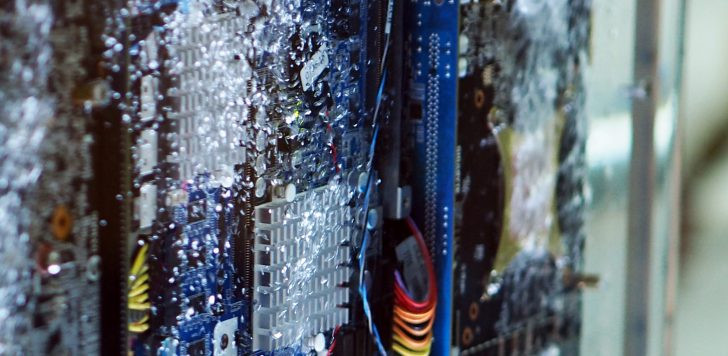 Nhu cầu AI khổng lồ thúc đẩy LiquidStack mở một nhà máy sản xuất làm mát bằng chất lỏng chuyên dụng ở Texas