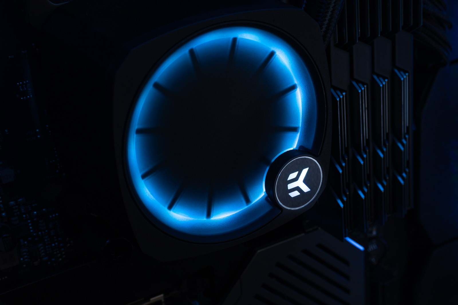 TẢN NHIỆT NƯỚC AIO EK-NUCLEUS AIO CR240 LUX D-RGB